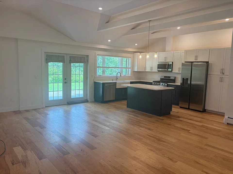73 Candlewood Dr