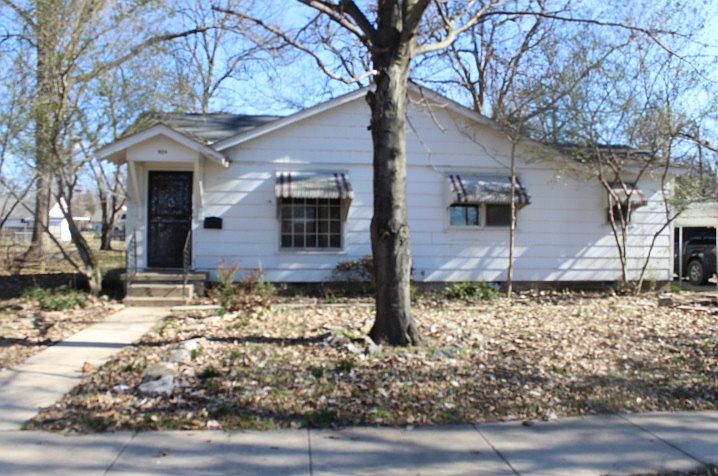 1st image of 929 Laurant Ave