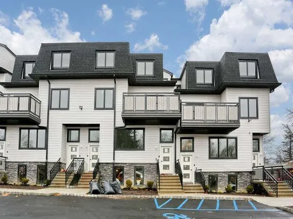 5 Nesher Court #206, Monsey, NY 10952