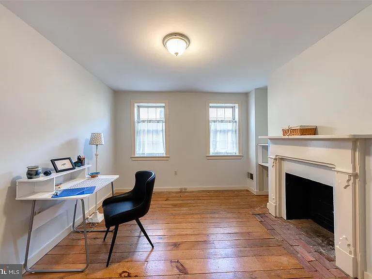 931 S Charles St — Photo 10