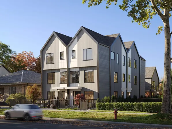 2240 E 40th Ave #5, Vancouver, BC V5P 1J5