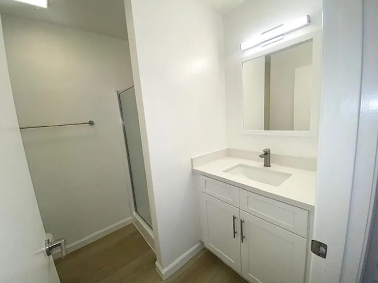 Oak Park Village Apartments — Photo 33