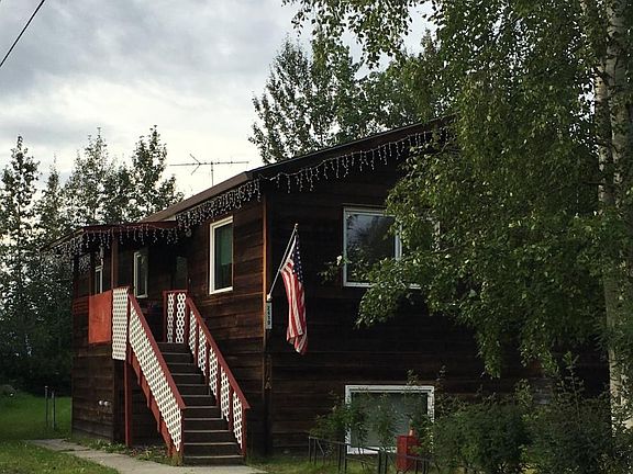 5th image of 2410 Loomis Dr