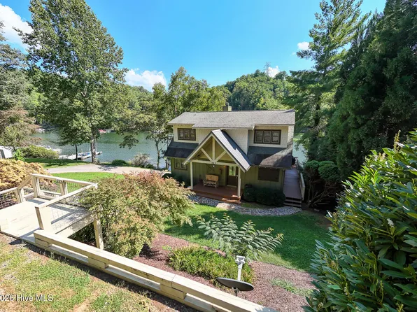 323 Cross Creek Road, Robbinsville, NC 28771