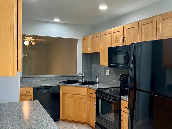 4th image of 1101 Sea Hawk Dr