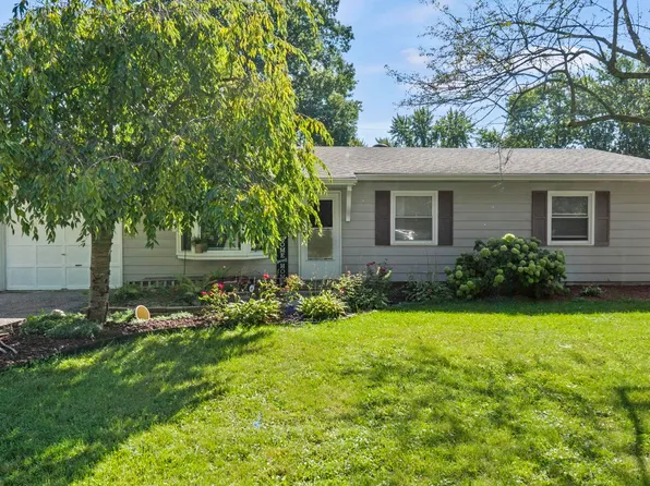 5318 Sandalwood Dr, Fort Wayne, IN 46835