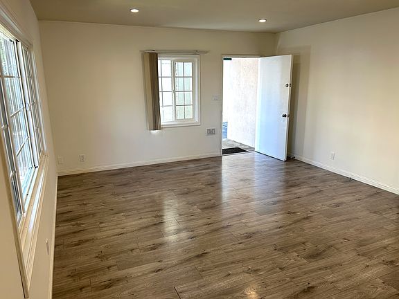 3rd image of 610 E Palm Ave