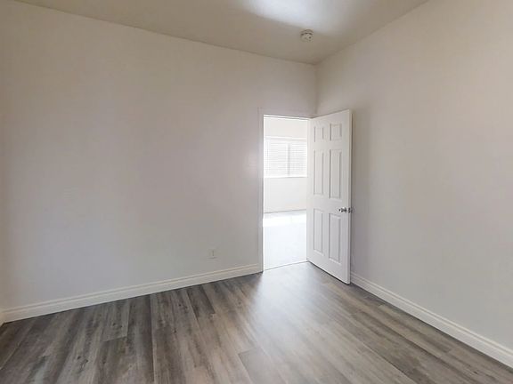 5th image of 663 W Sepulveda St