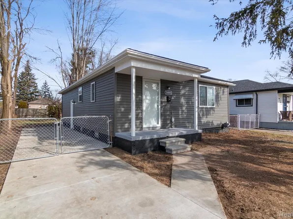 35054 Glover St, Wayne, MI 48184