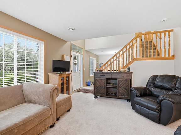 5th image of 15407 Radium St NW