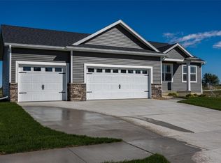 330 McCarran Ave NE, Cedar Rapids, IA 52402