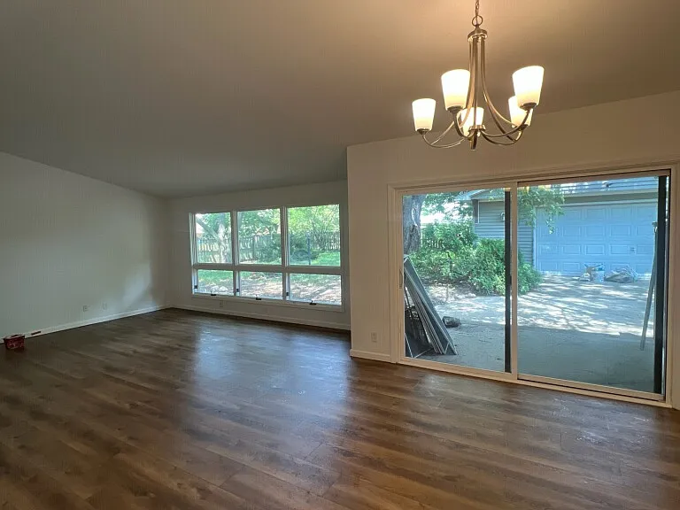 305 Naples Dr — Photo 1