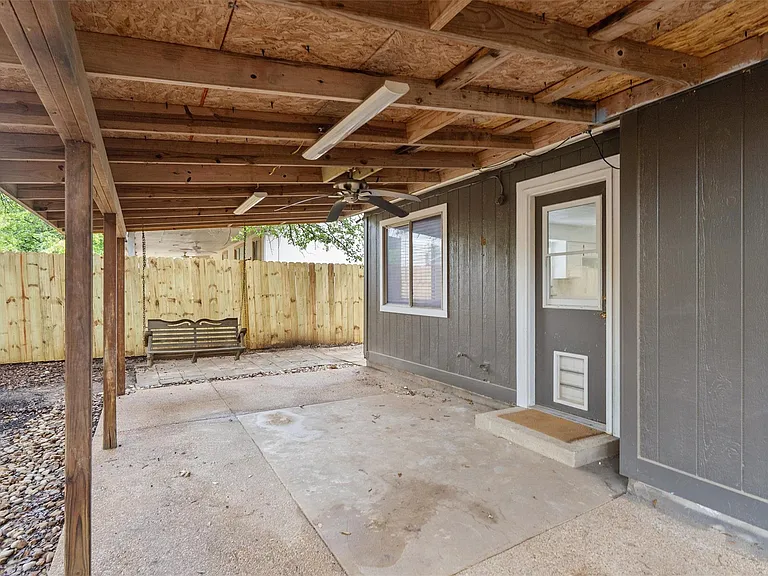 701 Riverwood Dr — Photo 30