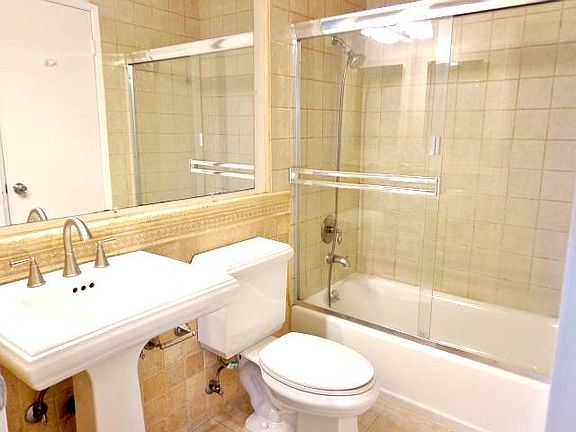 3rd image of 352 San Petra Ct APT 1