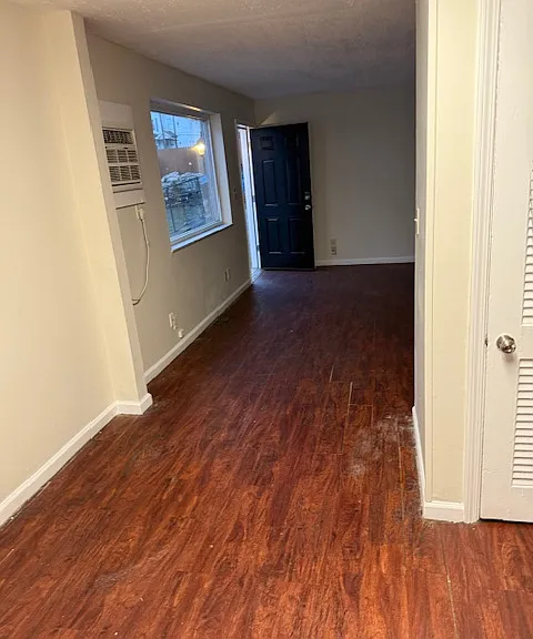 1821 Mills Ave — Photo 10