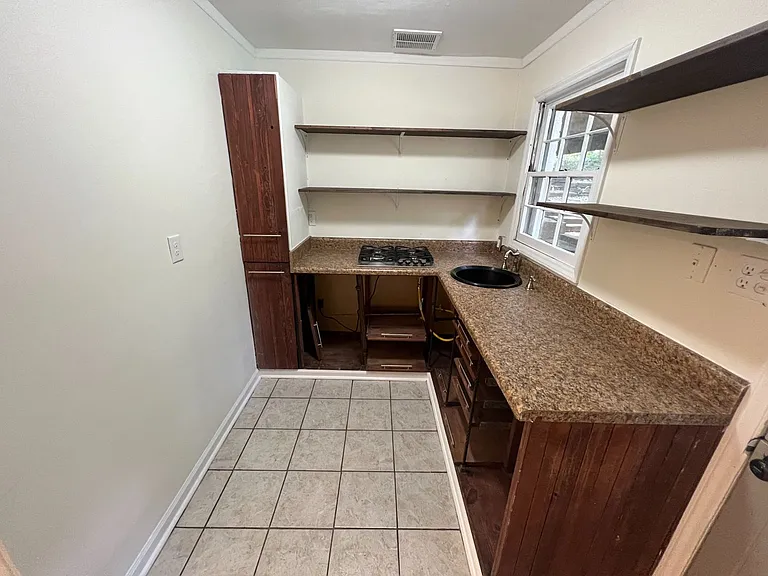 1304 Buckingham Rd — Photo 52
