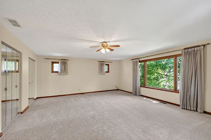 4631 Graceland Ave — Photo 24