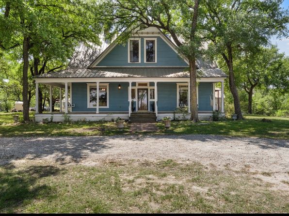 301 Avenue I, Valley Mills, TX 76689