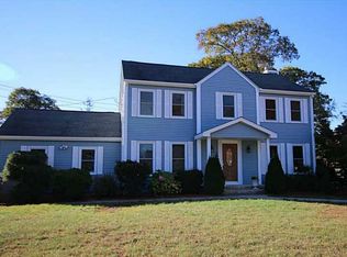 23 Castleton Dr, Cranston, RI 02921