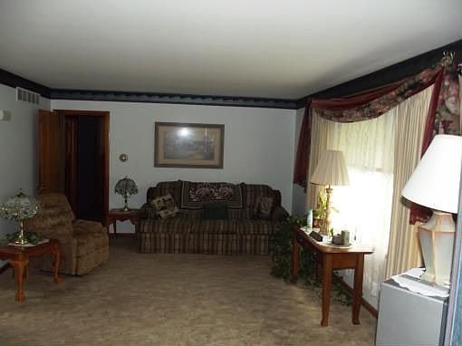 3rd image of 603 Gamber Ct