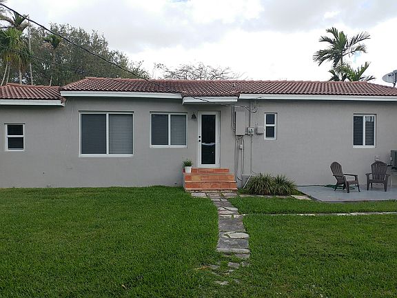 3rd image of 1110 Oriole Ave