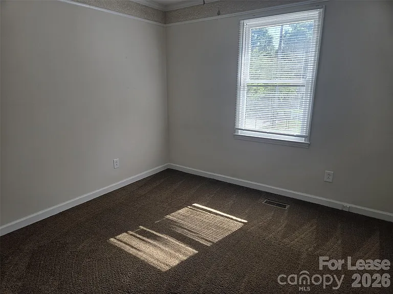 411 Town St — Photo 14