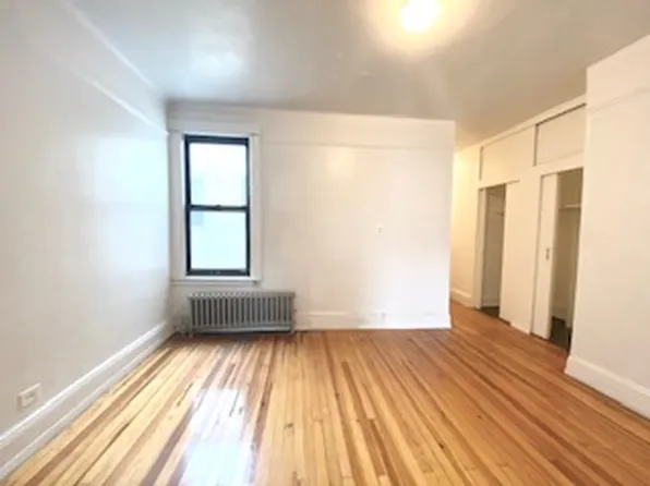 32-16 Broadway image 7 of 9