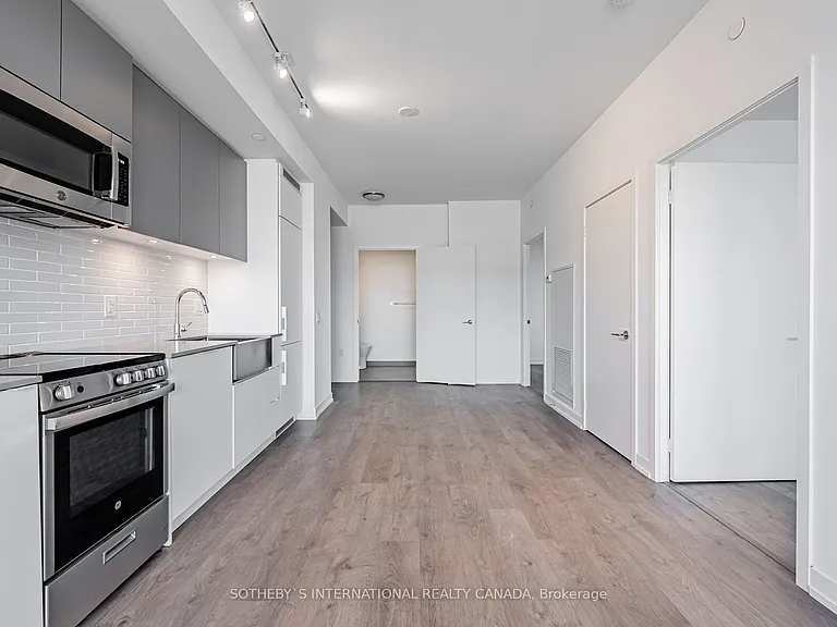270 Dufferin St #303 — Photo 9