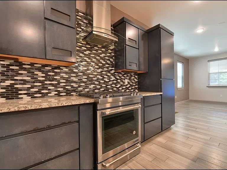 312 Vin Almoradi Ct — Photo 17