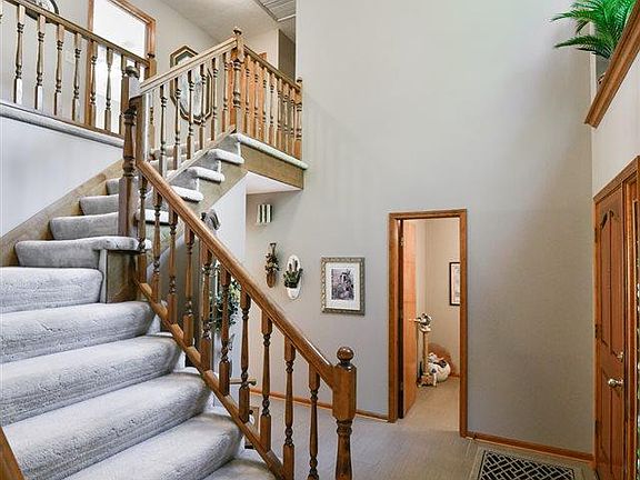 3rd image of 16318 Hamilton Cir