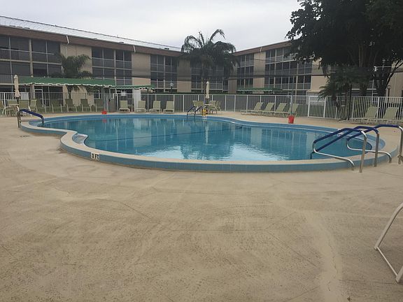 3rd image of 600 Village Green Cir #309