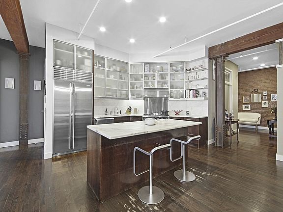 3rd image of 165 Duane St APT 7B