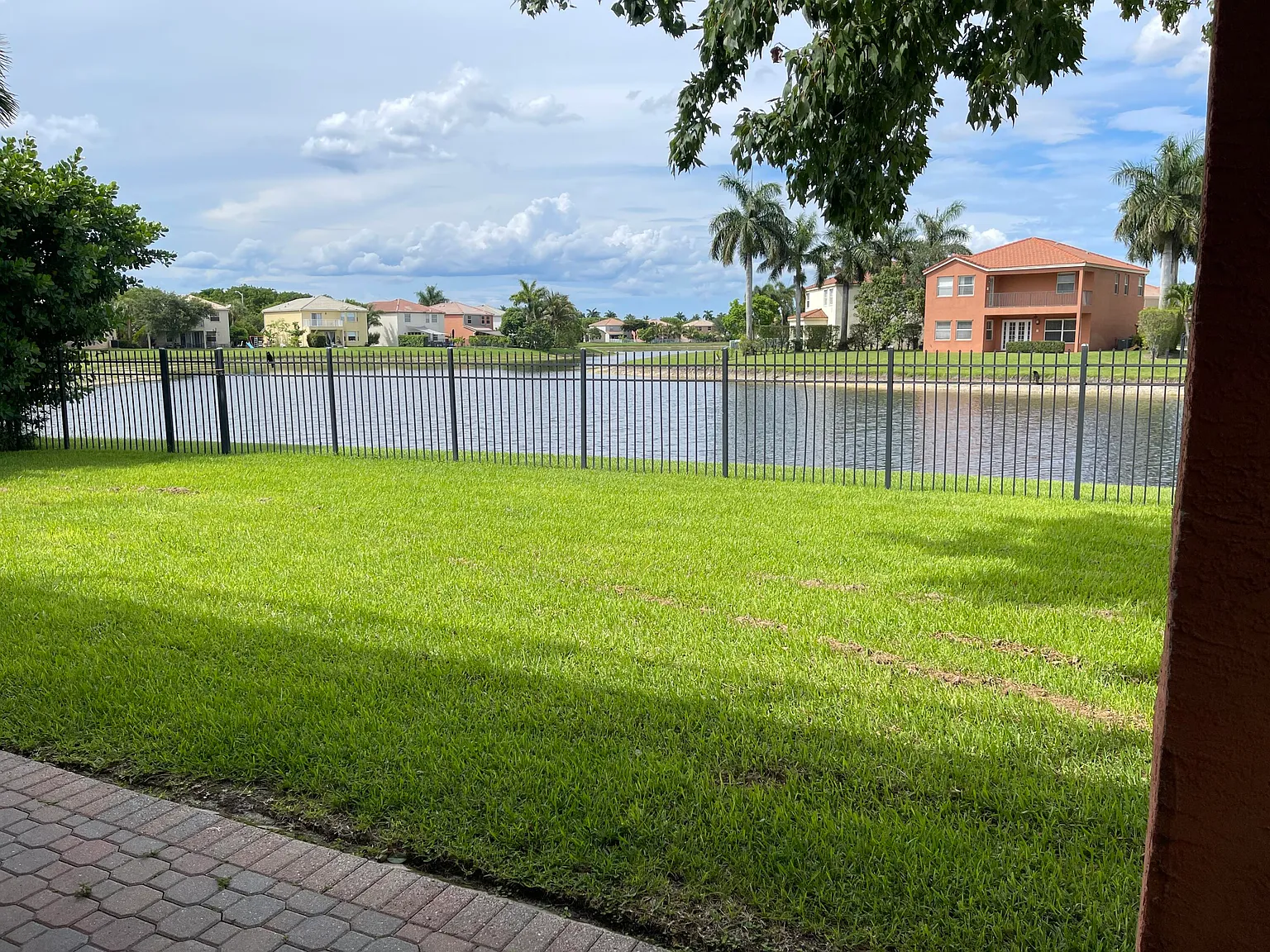5 bed, 2.5 bath, 3118 sqft, $4,300 — Photo 3