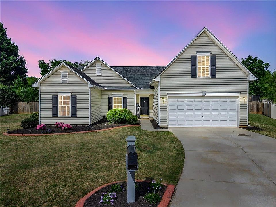 1st image of 116 Holly Ridge Ct