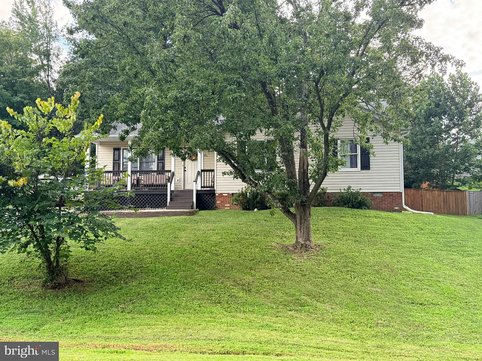 3 bed, 2.0 bath, 1208 sqft, $2,700 — Photo 1