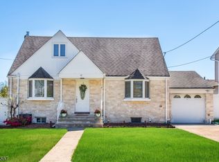 40 Winslow Ter, Fair Lawn Boro, NJ 07410