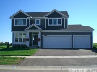 2969 Frontier Dr, Woodbury, MN 55129