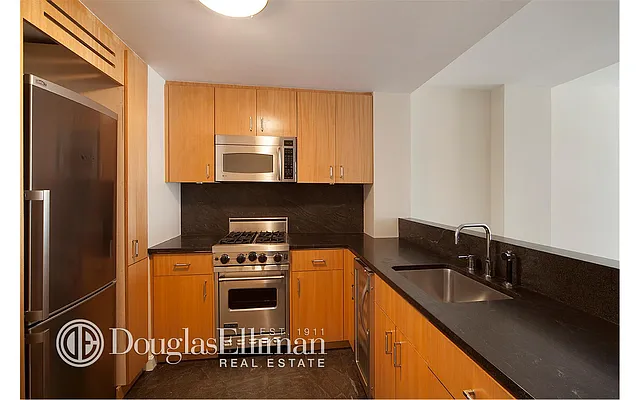 Rented by Douglas Elliman | media 17