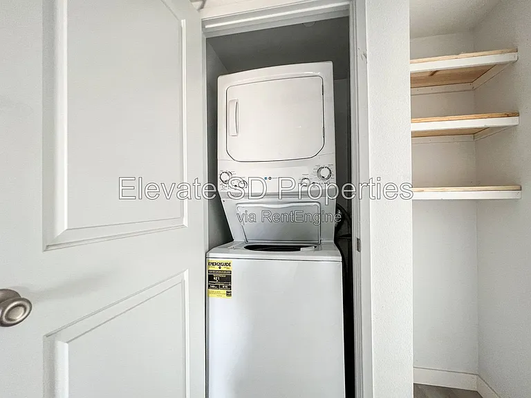 1819 E 9th St #105 — Photo 6