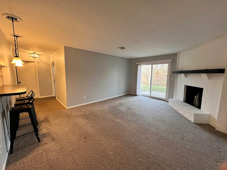 7770 Sterling Pl — Photo 10