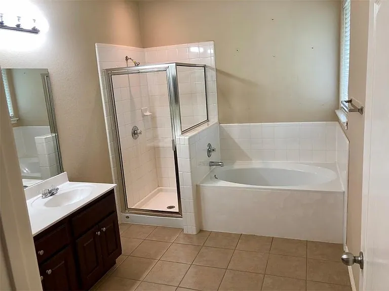 3748 Pine Needle Cir — Photo 36