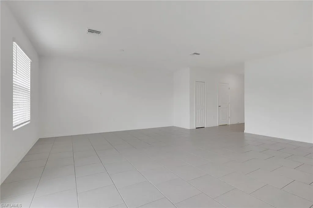 5 bed, 2.5 bath, 2171 sqft, $2,500 — Photo 4