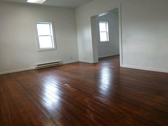 5th image of 1220 W Grand Ave