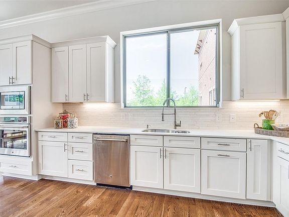 5th image of 101 Decker Ct #802