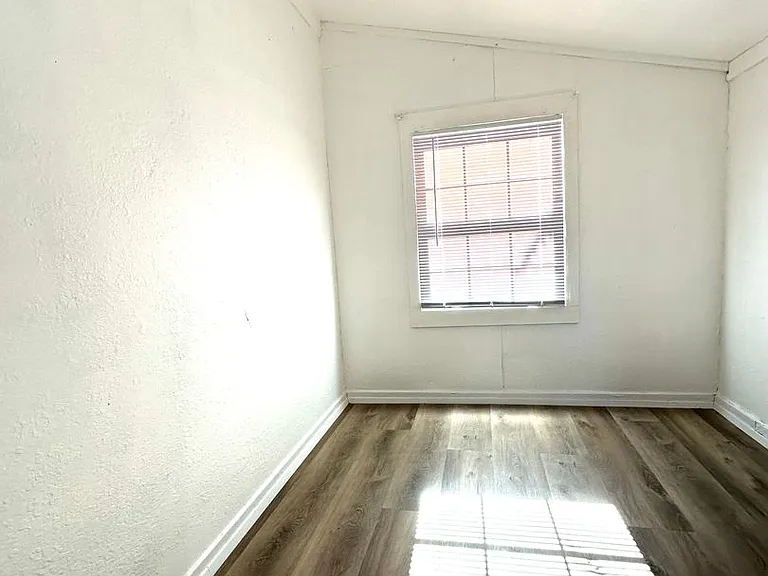 731 Vermont Ave — Photo 15