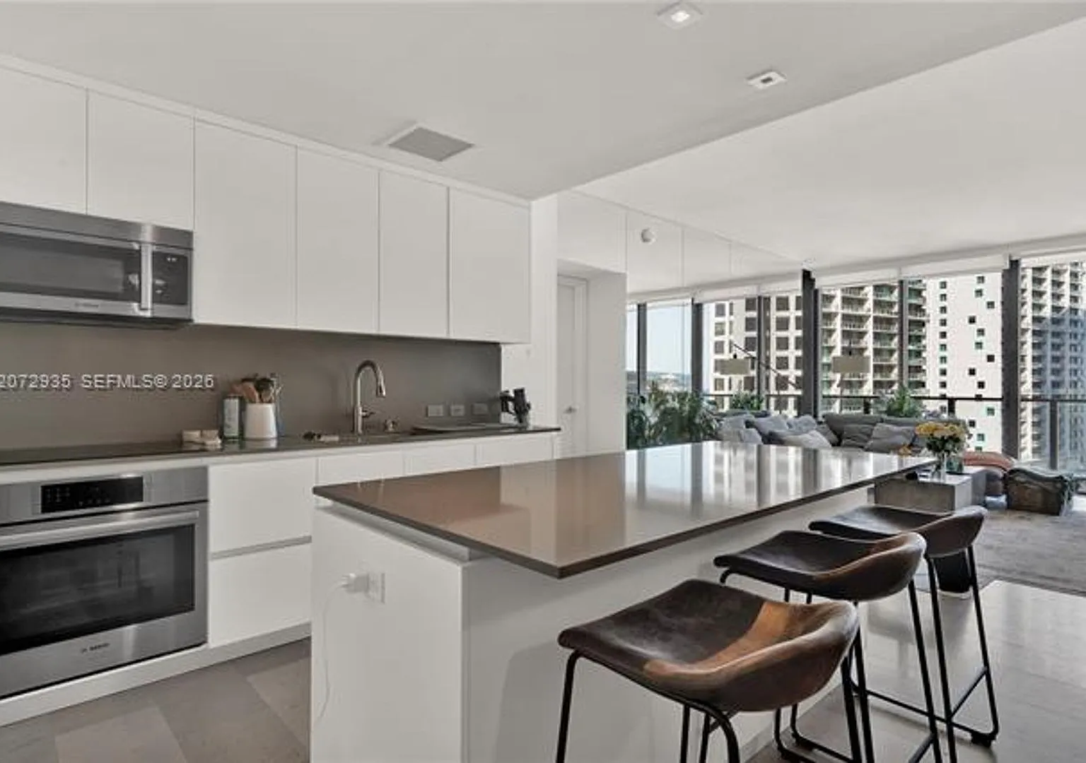 68 SE 6th St cu-1207, Miami, FL 33131 — Photo 1