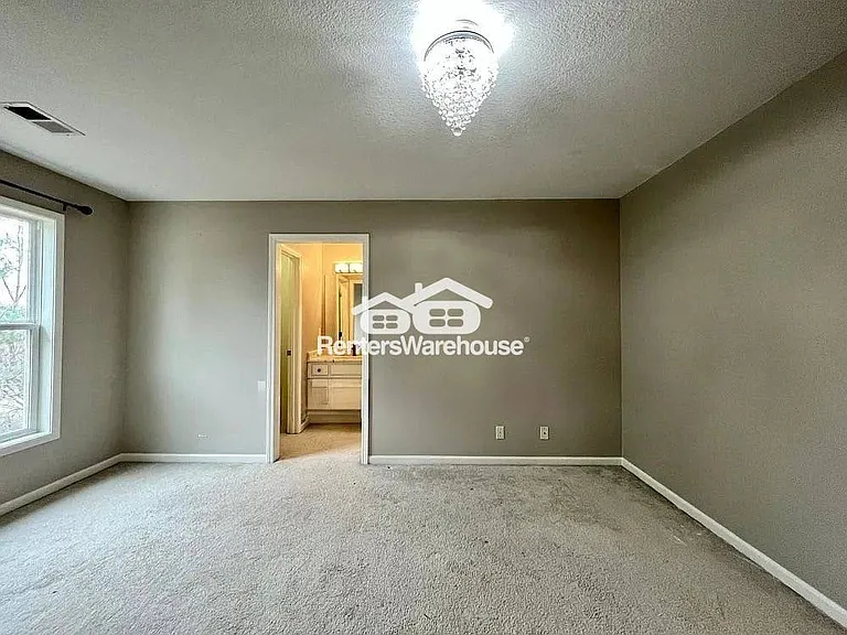 15861 Linden St — Photo 22