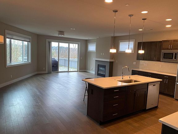 2nd image of 11047 SE 62nd Pl
