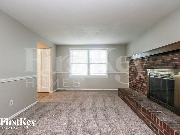 5th image of 1646 Moores Ct