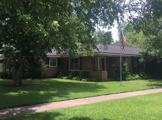 2016 N Tinsley St, Angleton, TX 77515